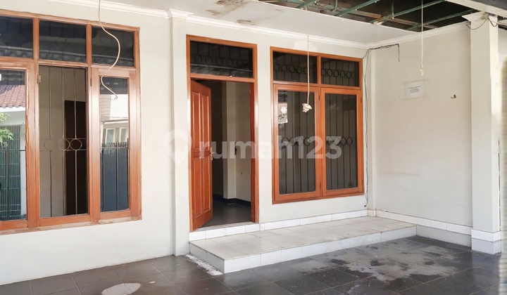 For Sale Fast!!! Cheap!! Prime Location; Near Toll Access, MRT Station, Mall, Hospital, School, etc. On Jl. Pinang Emas, South Jakarta 2