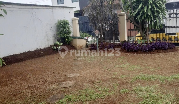 For Quick Sale!! House in Cilandak! Strategic Location; Close to Toll Access, MRT, Mall, Hospital, School, Etc. in Cilandak, South Jakarta 2