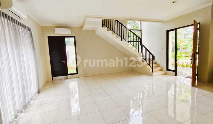 Turun Harga !!! Rumah View Taman, Hoek, Hanya 5 Menit Menuju Pintu Tol, Stasiun, Mall, Rspib, Dll Di Discovery Di Discovery Terra, Bintaro Jaya Sektor 9