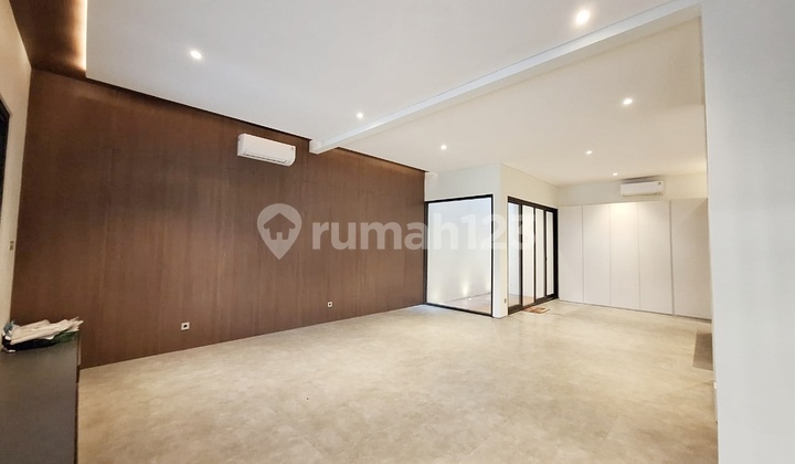 Turun Harga!! Dijual Segera!!! View Taman, Semi Furnish, Strategis, Hanya 2 Menit Menuju Pintu Tol, Stasiun, Rspib, Bxc Mall, Fresh Mart, Dll ; Full Renovasi Di Discovery Cielo, Bintaro Jaya 