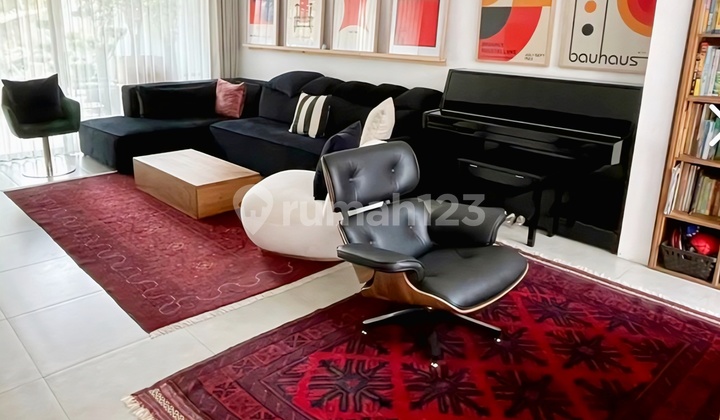 Nice House, Strategic Location, Just 2 Minutes to Toll Gate, Hospital, and Other Public Facilities at Ozone Residence Veteran Bintaro, South Jakarta. 2