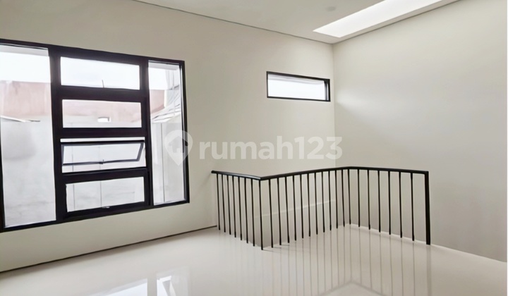 Rumah Baru 2 Lantai, Modern, Lokasi Strategis; Hanya 2 Menit Menuju Pintu Tol, Stasiun KRL, Bxc Mall, Rspb, Dll di Jl. Perkici, Bintaro Jaya Sektor V Rumah Baru 2 Lantai, Modern, Lokasi Strategis; Hanya 2 Menit Menuju Pintu Tol, Stasiun KRL, Bxc Mall, Rspb, Dll di Jl. Perkici, Bintaro Jaya Sektor V