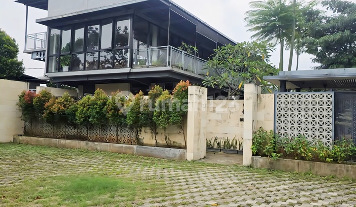 Dijual Cepat! Ruang Usaha di Area Bintaro Sektor 9; Bangunan Commercial Ex. Cafe, Lokasi Strategis; Pinggir Jalan Raya; Dekat Akses Tol, Stasiun KRL, Mall, Rs, Sekolah, Dll di Area Bintaro Sektor 9