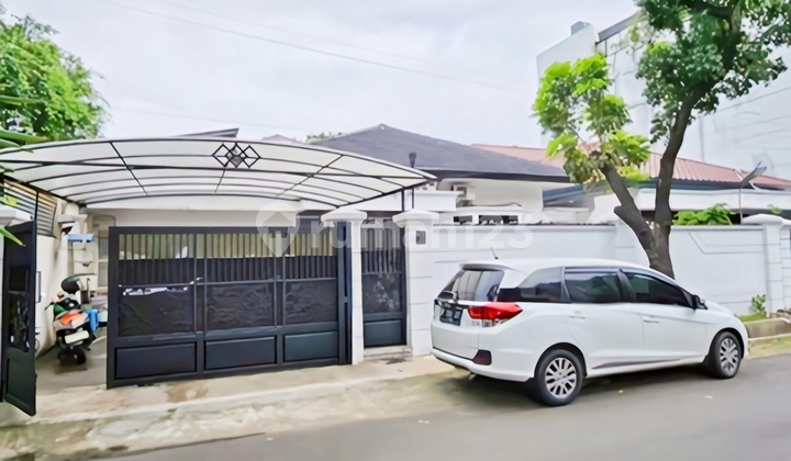 Disewa Segera!! Rumah di Lokasi Strategis, Dekat Akses Tol, MRT, Perkantoran & Bisnis, Sekolah, Dll di Kebayoran Baru, Jakarta Selatan