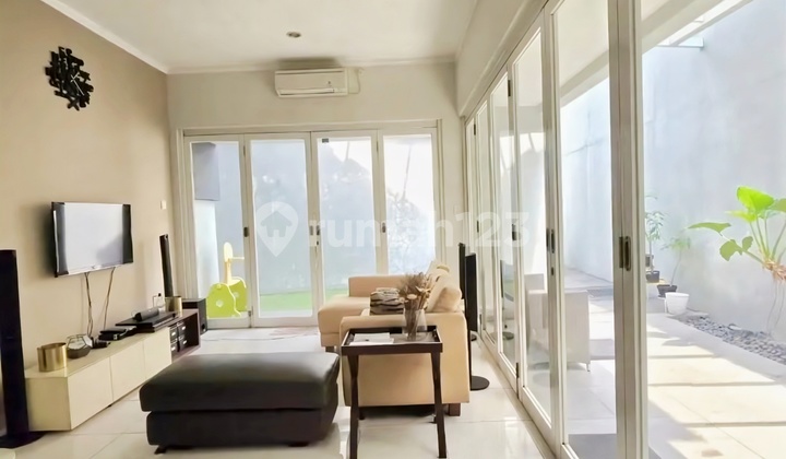 Price Drop!!! Quick Sale!! Just 2 Minutes to Toll Gate, KRL Station, RSPIB, RSPB, BXC Mall, Trans Park, etc In Emerald View, Bintaro Jaya