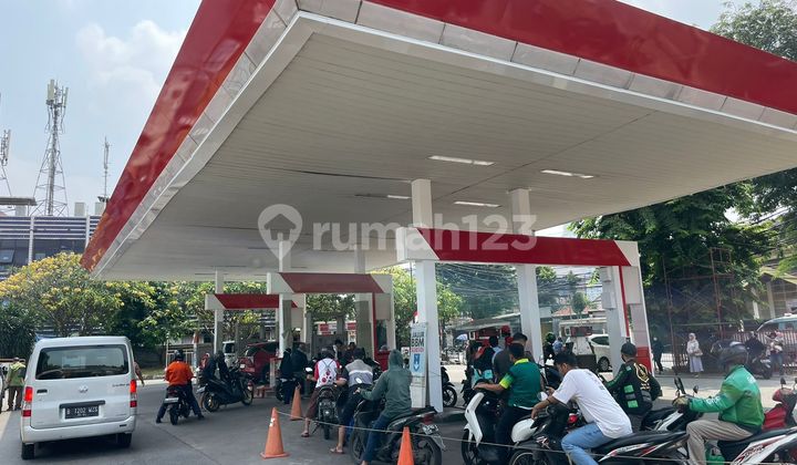 For Sale Gas Station Building, Strategic Location in Kebayoran Lama, South Jakarta, DKI Jakarta
