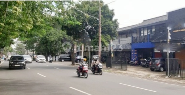 Jual Cepat!!! Kavling Pinggir Jalan Raya/ Utama, Harga 27 Juta/ M Nego, Cocok Untuk Usaha Di Kebayoran Lama, Jakarta Selatan.