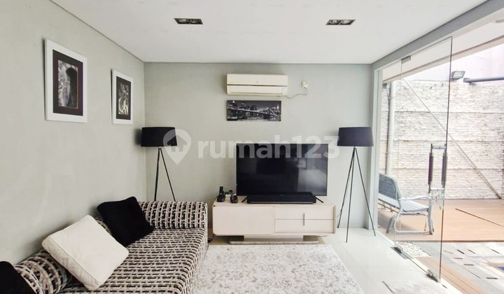 Nice House, Move-In Ready, Swimming Pool in Villa Cendana Cluster, Pondok Ranji *near Bintaro* 2