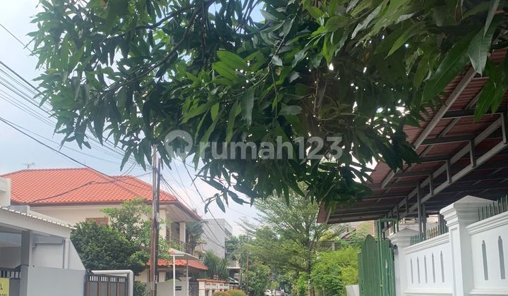 Dijual Cepat !!! Rumah Di Jl. Merpati, Bintaro, Jakarta Selatan, Lokasi Strategis; Dekat Akses Tol, Stasiun Krl,mall, Rs, Dll 2