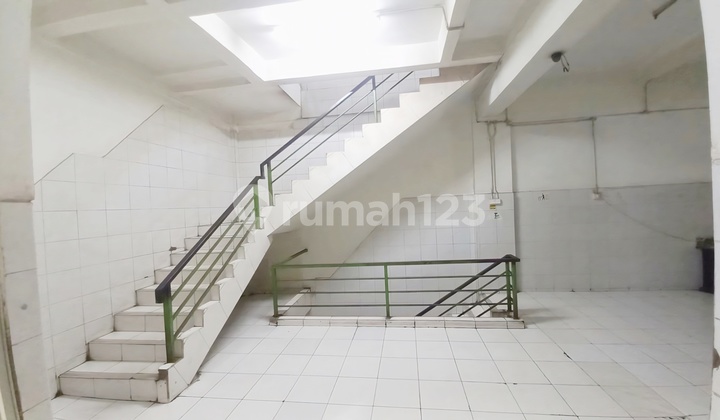 For Quick Sale, Adjacent Shophouse, Just a Step Away from Veteran - Tb. Simatupang Toll Gate, Located on Jl. Rc. Veteran Raya, Bintaro, South Jakarta 2