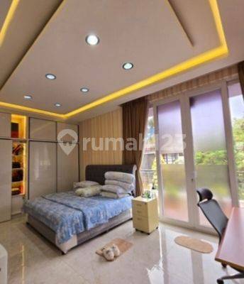 Rumah Bagus, Siap Huni Di Emerald Residence, Bintaro Jaya Sektor 9

tangerang Selatan
 1