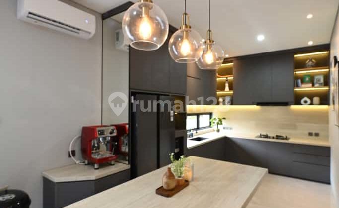 Rumah Brand New * Ada Kolam Renang* Modern, Bangunan Baru, Furnished, di Kencana Loka, Bsd City