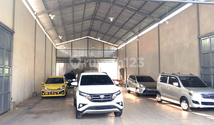 Showroom dan Kontrakan 4 pintu luas 20x25 980m Bekasi Jawa Barat