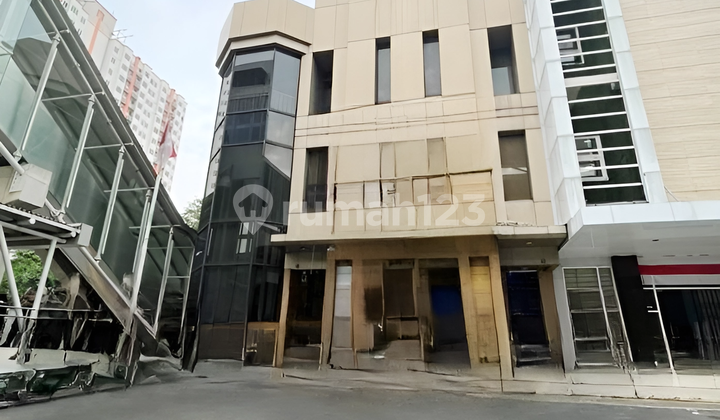 Boulevard Raya Shop House 3 floors Size 16x39 Kelapa Gading North Jakarta