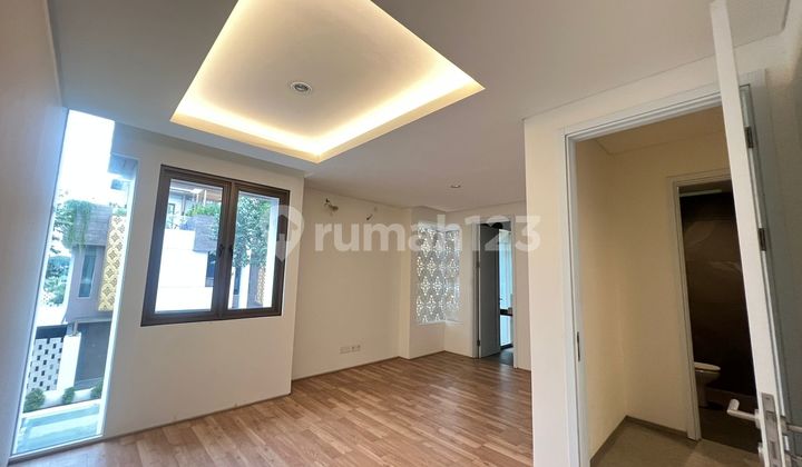 Rumah 2lantai luas 158m 4KT Puri 11 Karang Tengah Tangerang 2