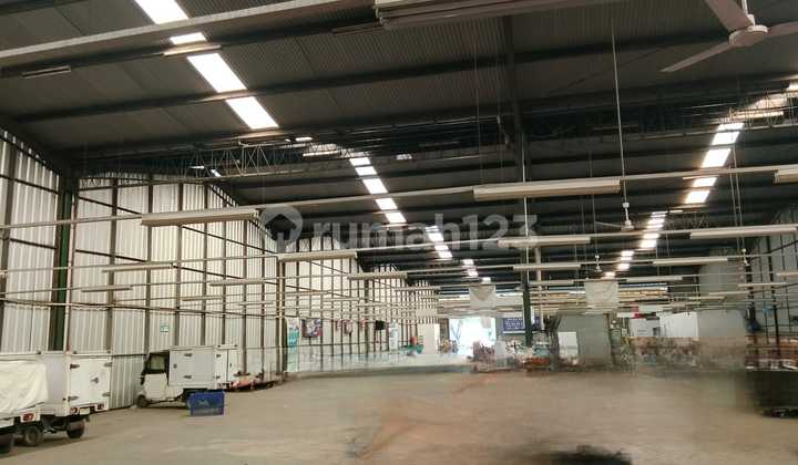 Ready-to-use warehouse, 2353m², Cakung, East Jakarta