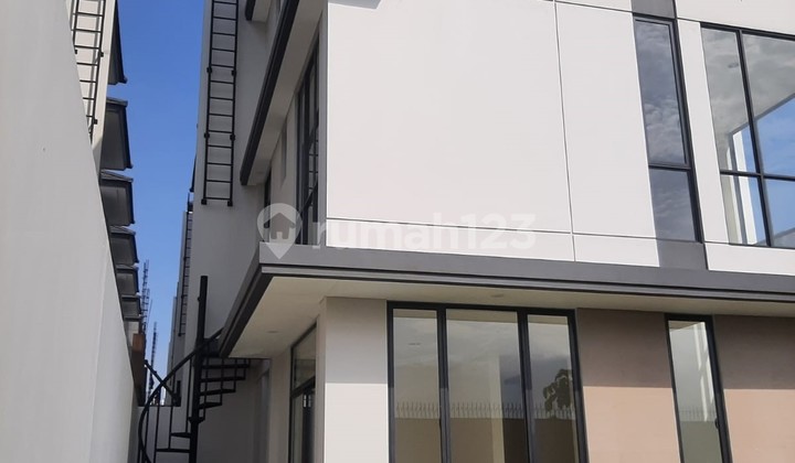 Rumah 3Lt Type Corner 15X14 198M Cluster Sentarum Asya Jgc Cakung 2