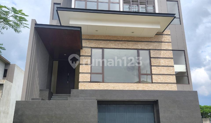 Rumah Mewah 3lt 200m 4KT cluster Toba Lake Villa View Danau Asya Jakarta Garden City Cakung