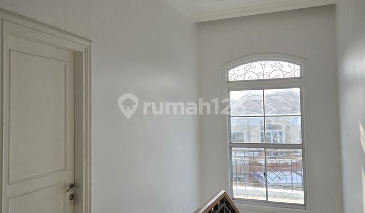 Hoek House 3 floors Royal Gading Mansion Area 380m Type 4BR Summarecon Kelapa Gading 2