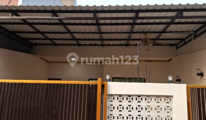 Rumah siap huni luas 90m type 3KT Metland Menteng Cakung 2