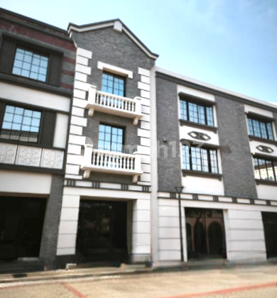 Osaka 3-story shophouse, 73m area, PIK 2 Pantai Indah Kapuk Osaka 3-story shophouse, 73m area, PIK 2 Pantai Indah Kapuk