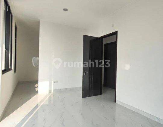 Disewa Rumah Baru Permata Hijau Residence Pik2 Uk 10x20 Mewah  2