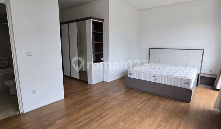 Di Sewakan Rumah Pik 1 Uk8x24 Semi Furnished Di Sewakan Rumah Pik 1 Uk8x24 Semi Furnished