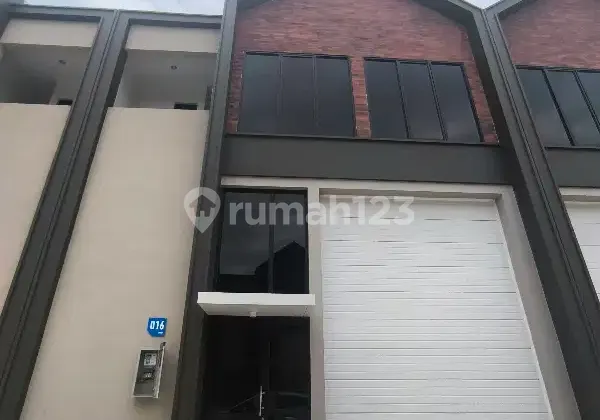 Dijualkan Gudang Bizpark Pik2 Uk9x20 Hoek