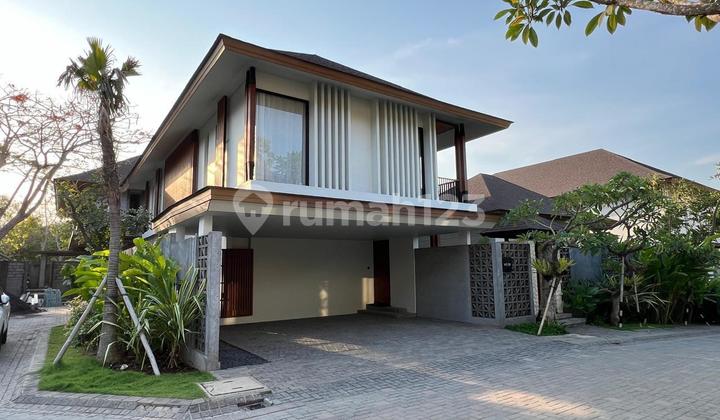 Villa Modern Luxury Dekat Ayana Jimbaran
