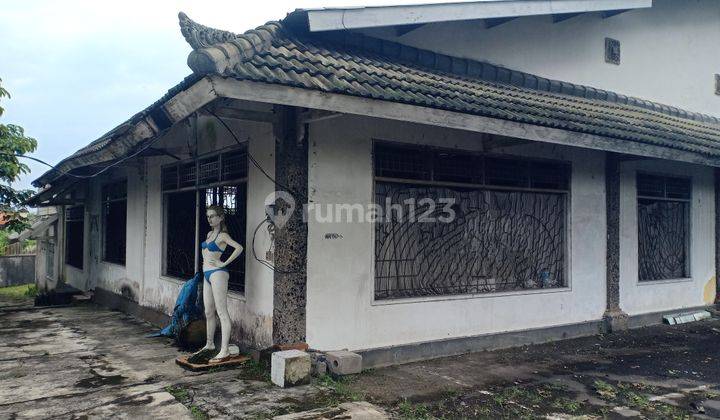 Gudang di jalan utama Raya Kerobokan Badung 2