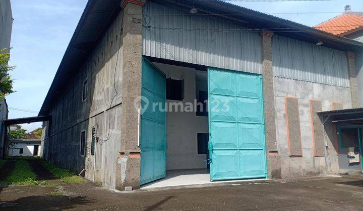 Complete warehouse and permit office in Denpasar 1