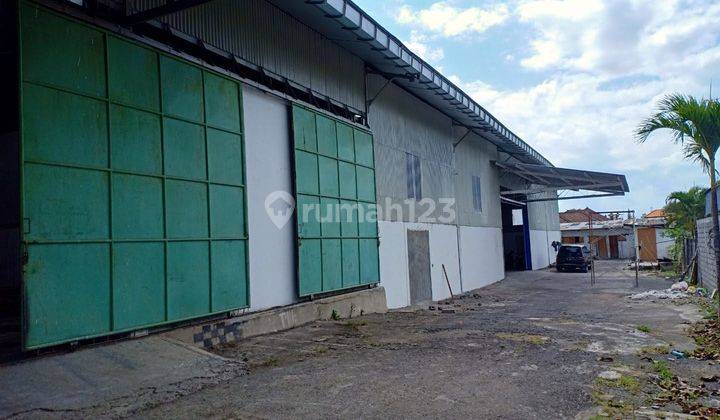 Gudang dan kantor besar di pusat kota Denpasar 6