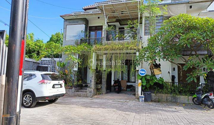 Rumah one gate modern minimalis dekat renon 1