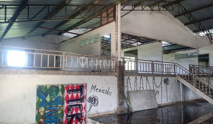 Gudang di jalan utama Raya Kerobokan Badung 9
