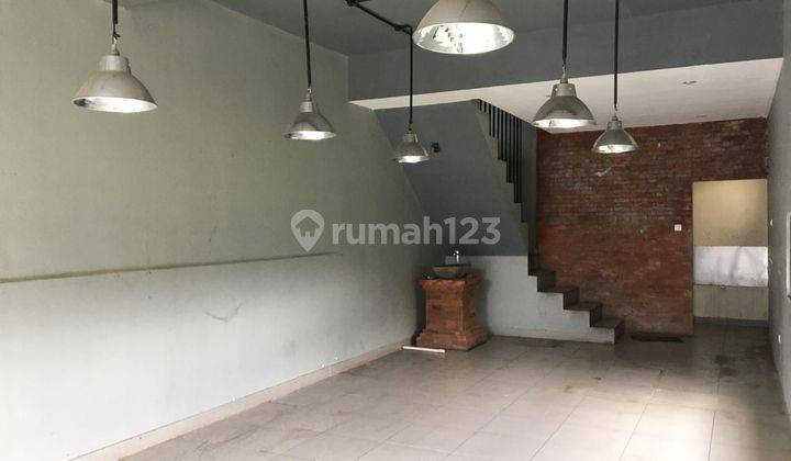 2-storey shophouse in strategic location in the center of Renon city 2