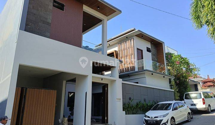 Rumah modern luxury di Gatsu barat dekat ke Canggu 1