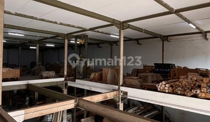 For sale Joglo warehouse West Jakarta. Main road position. Access for 40-foot containers.