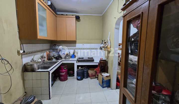 Nice House in Cipondoh Tangerang. Area 6x10 Semi-Furnished 2