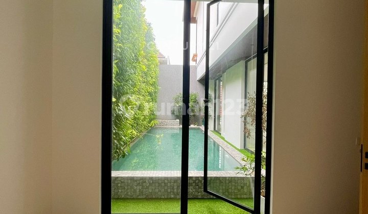 Beautiful and Luxurious House in Pondok Indah, South Jakarta 12179 OC