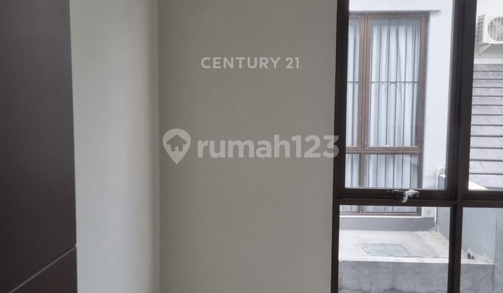 Dijual Rumah Hook Depan Taman Di Graha Raya 10188 oc 2