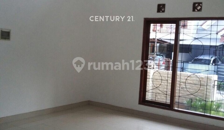 Ready-to-Occupy House in Sector 3A Bintaro, Hook Position Hw 14684 2
