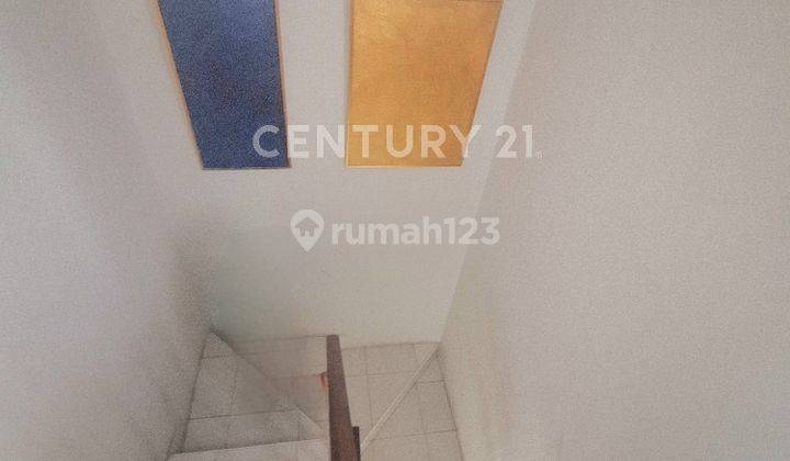 Rumah Dalam Cluster Dekat Pasar Modern BSD  2