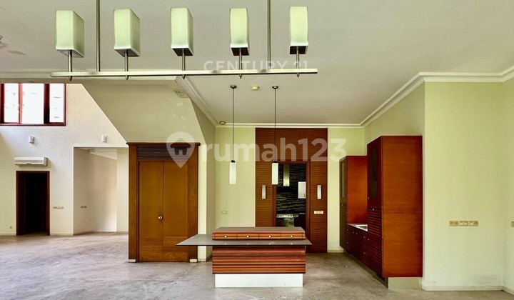 Large House Affordable Price in Pondok Indah Needs Renovation Fr 14204 2