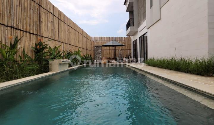 Luxury 2-Story House with Swimming Pool in Sector 7 Rn 9117 Rd 2