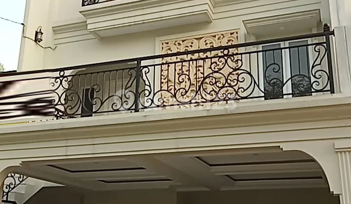 Rumah Ada Swimming Pool di Jagakarsa Jaksel 5 M 14250 Oc