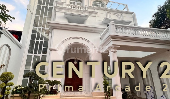 3-story luxury house in Discovery Bintaro Jaya - PR 11616