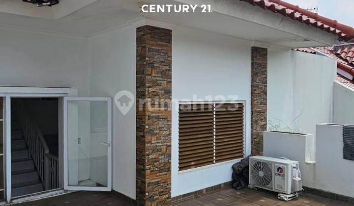 For Sale 2-Story House in Sawah Baru Ciputat Lr 16861