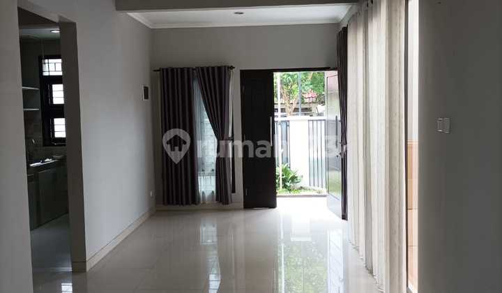 Quick Sale: Nice House, Negotiable Price in Sector 5 Bintaro 10105Ad 2