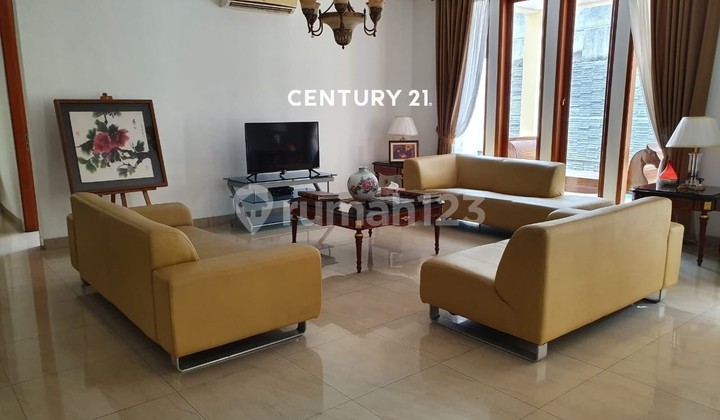 Rumah Tropis Ekslusif Ada Swim Pool di Kemang Pu 14736