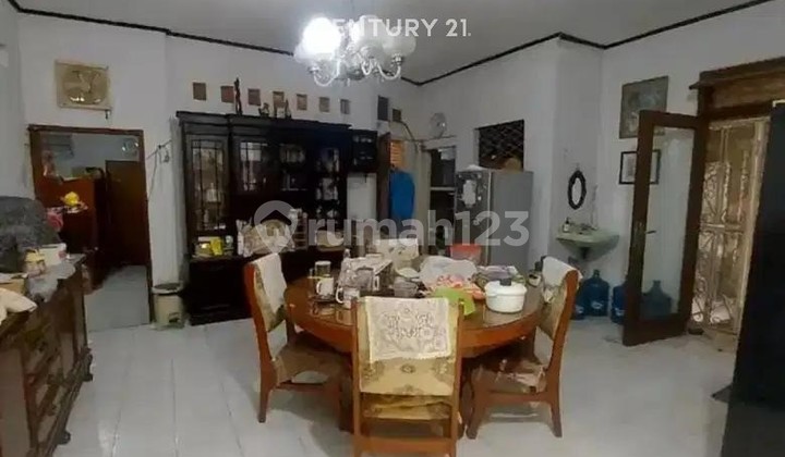 Rumah 2 Lantai di Jakarta Selatan Fr 17519 2